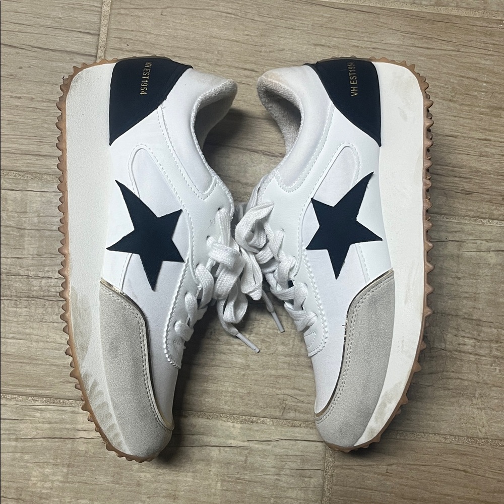 Vintage Havana Cream and White Sneakers with Black Star